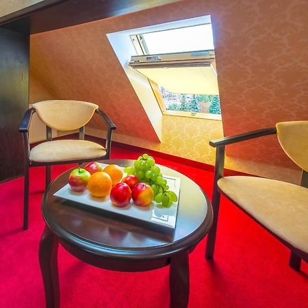 Franz Hotel&Restaurant Ivano-Frankivsk Eksteriør billede