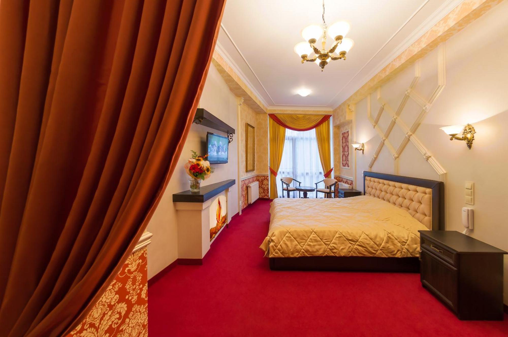 Franz Hotel&Restaurant Ivano-Frankivsk Eksteriør billede