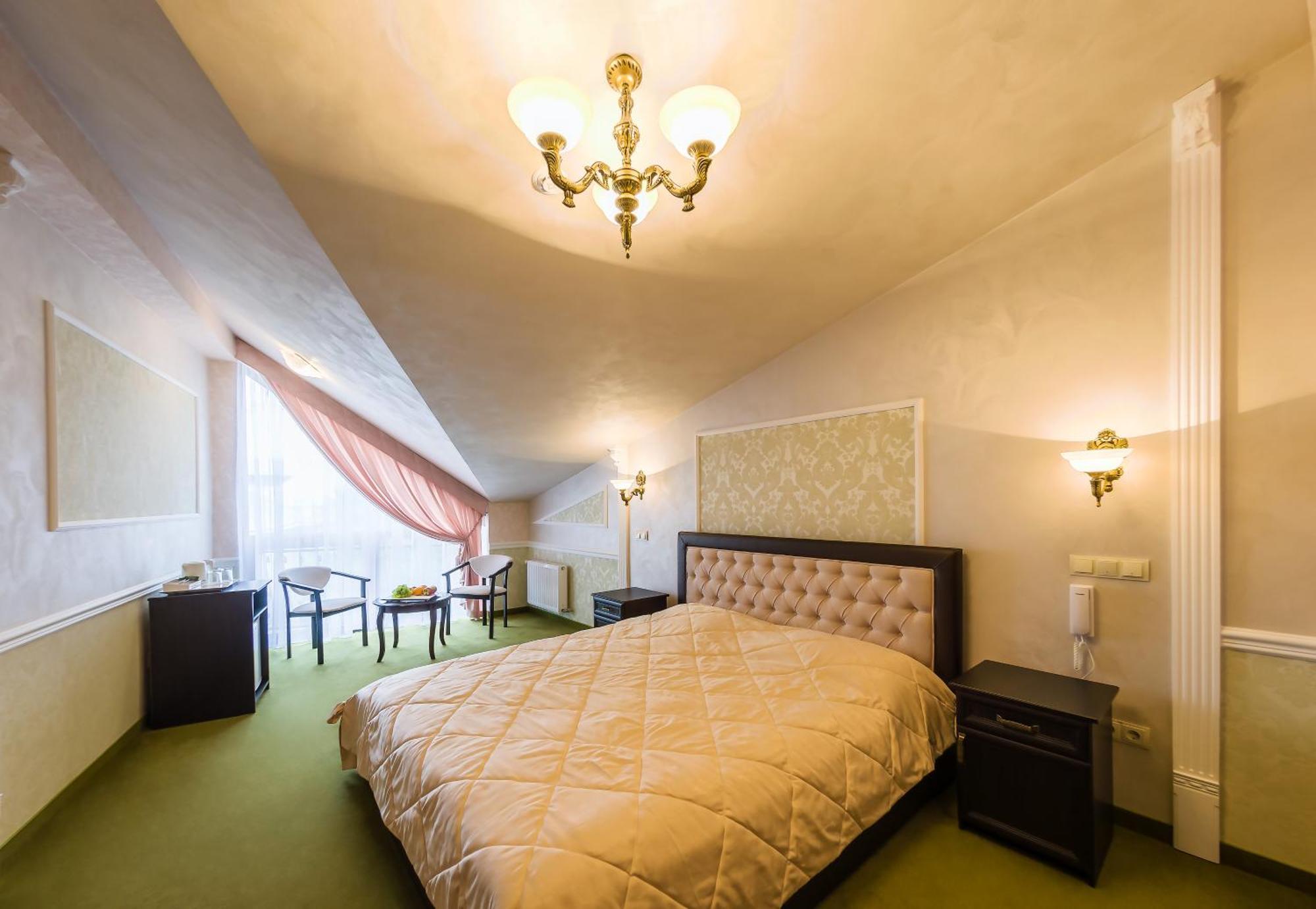 Franz Hotel&Restaurant Ivano-Frankivsk Eksteriør billede
