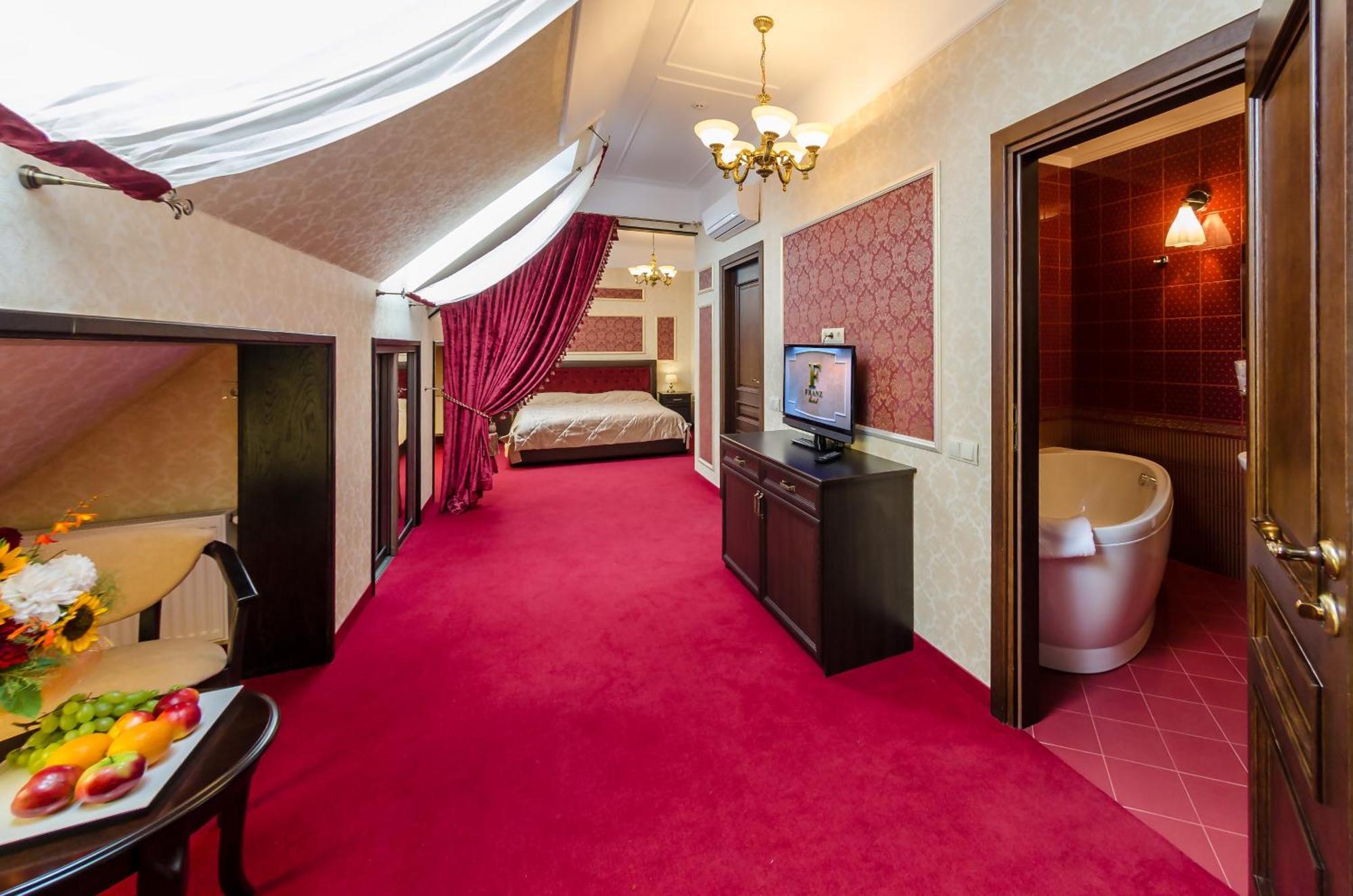 Franz Hotel&Restaurant Ivano-Frankivsk Eksteriør billede
