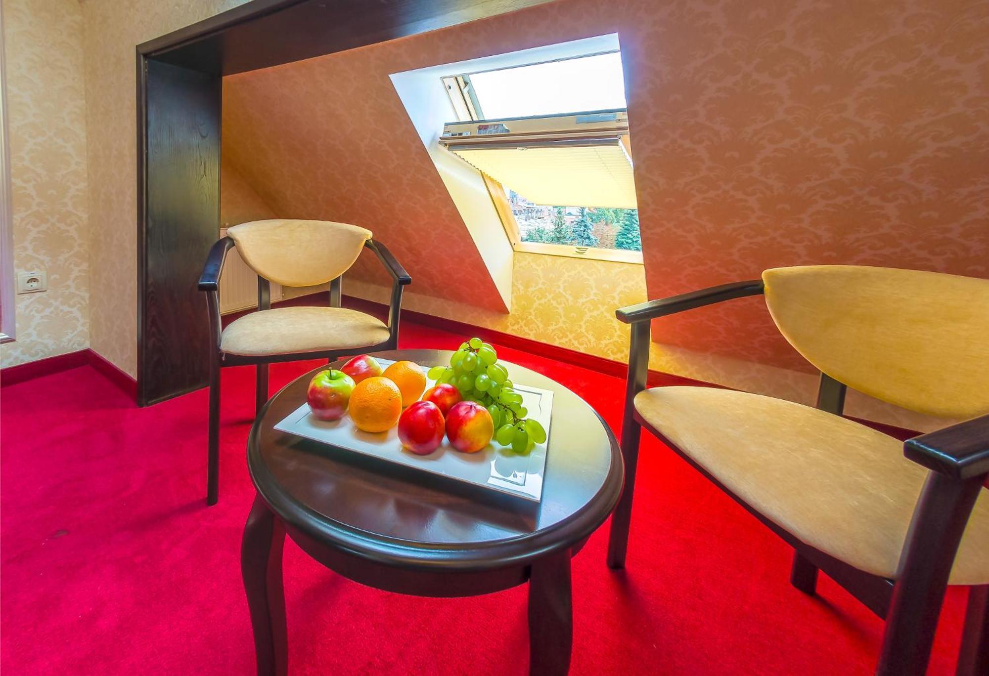 Franz Hotel&Restaurant Ivano-Frankivsk Eksteriør billede