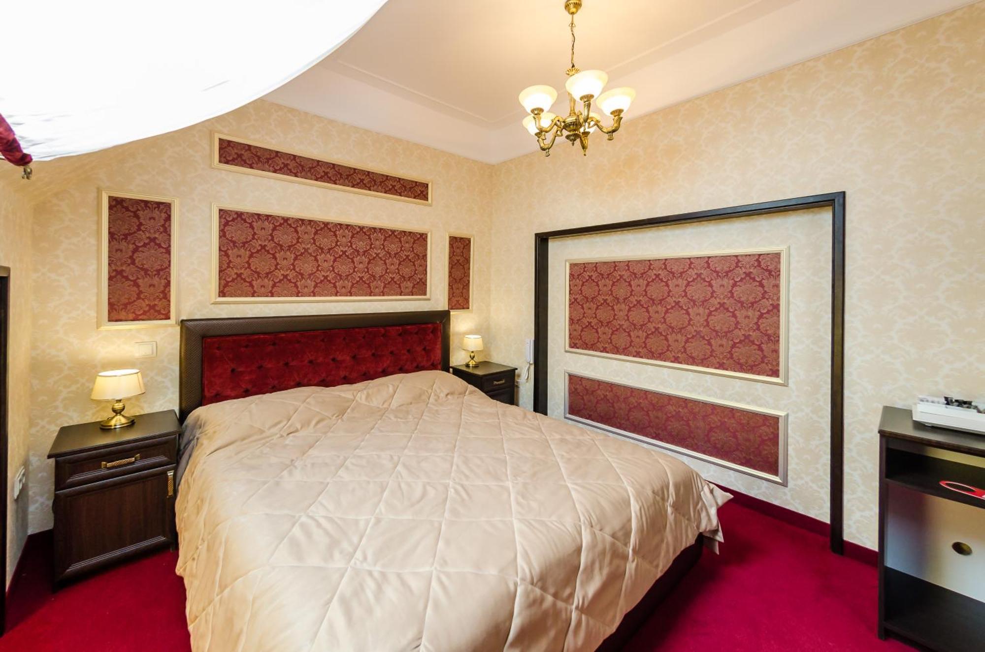 Franz Hotel&Restaurant Ivano-Frankivsk Eksteriør billede